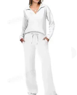 Women's leisure set with wide leg and V-neck – Comfortable loungewear outfit for everyday & travel