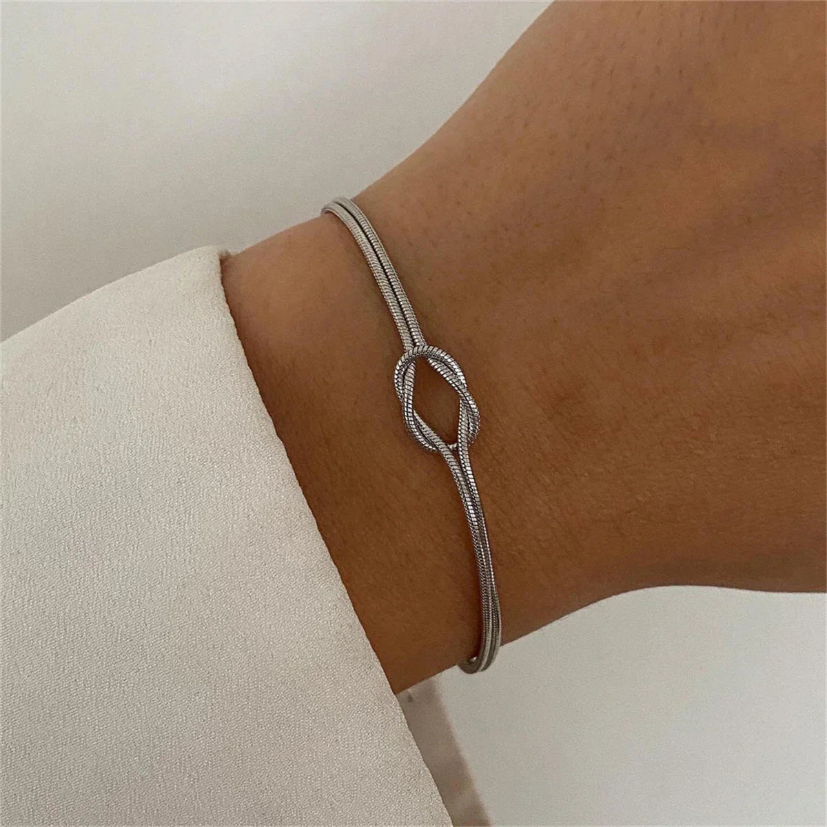Moonkissed Valentine Link Bracelet Gold Plated Stainless Steel Delicate Knot Gift For Her