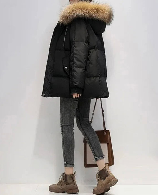 Eloura-Moda | Winter coat with hood made of faux fur