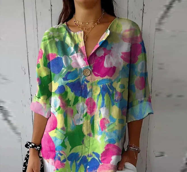 Women's blouse with pattern in V-neck | Loose fit