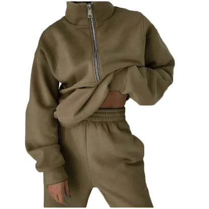 Women's tracksuit set with stand-up collar and zipper – fashionable casual suit for sports & everyday use