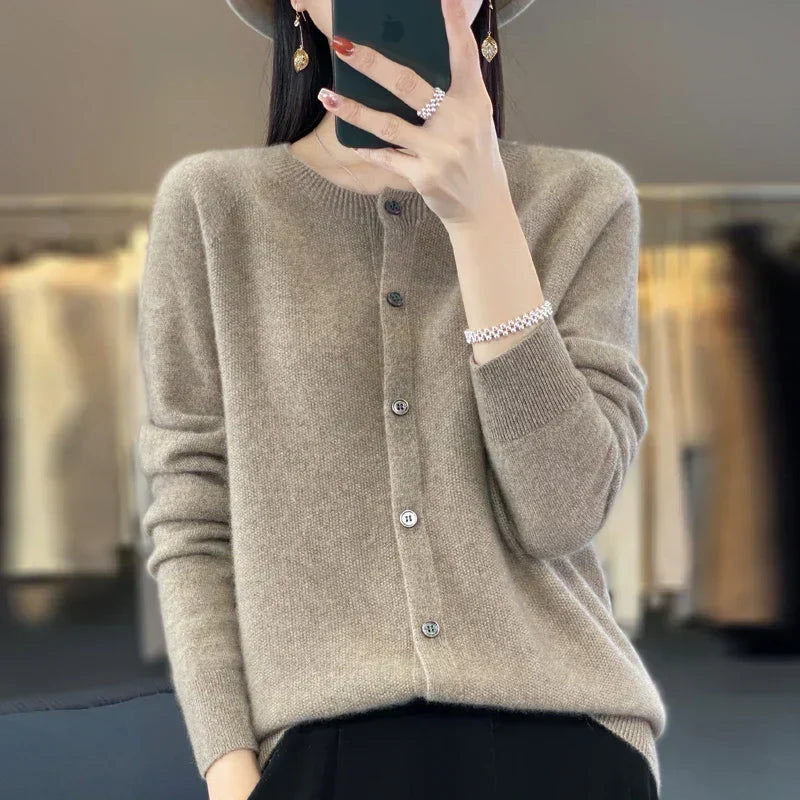 Women's Buttoned Cardigan with Classic Design and Versatile Style