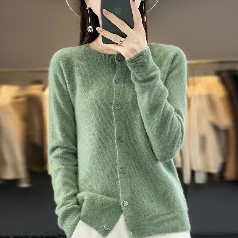 Women's Buttoned Cardigan with Classic Design and Versatile Style