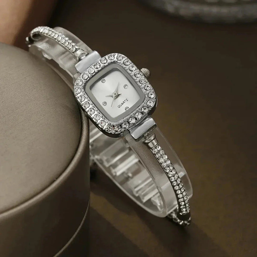 Serene Éclat Crystal Bracelet Watch For Women With Elegant Sparkle And Timeless Luxury