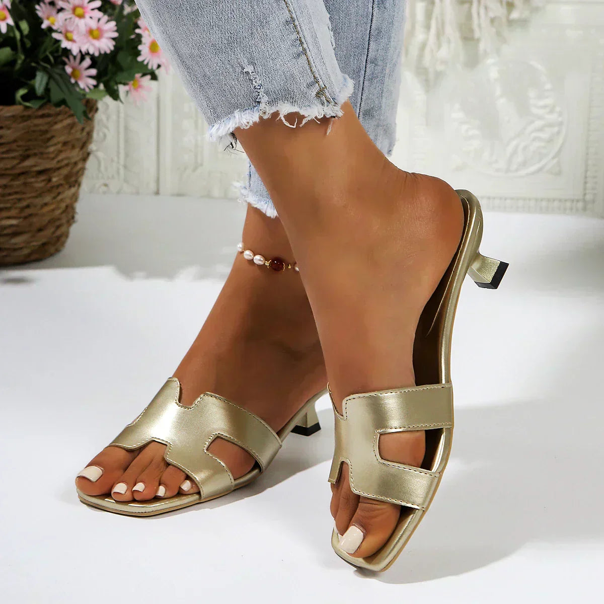 Women's Low Heel Sandals with Adjustable Straps and Cushioned Footbed