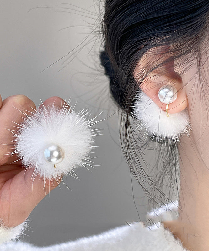 Boucles d'oreilles à tige simples en alliage de cuivre blanc avec perles en poils de vison - TrendAura