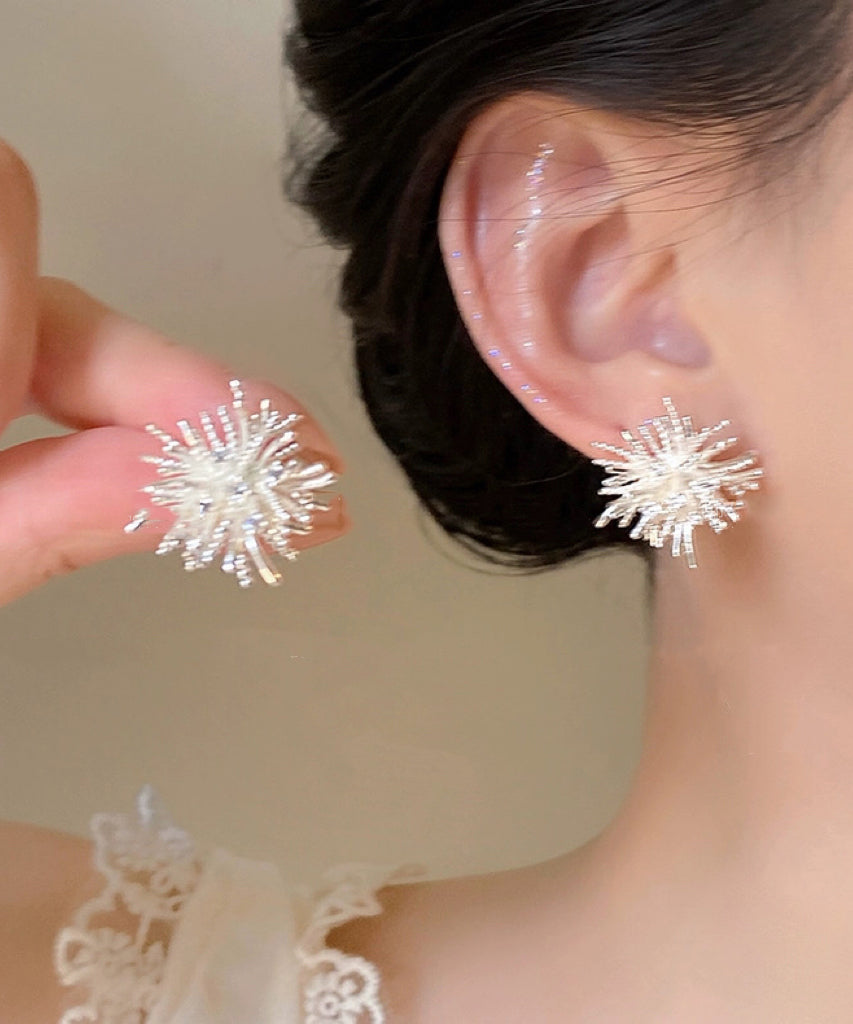 Boucles d'oreilles à tige en soie fine avec pissenlit en cuivre et zircon - TrendAura
