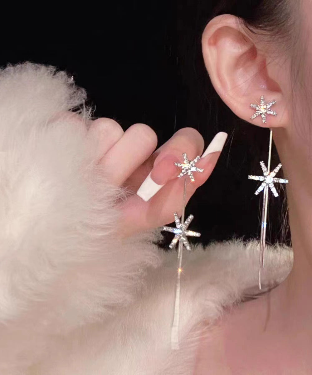 Boucles d'oreilles pendantes fines en acier inoxydable avec pampilles en forme de flocon de neige et zircon - TrendAura