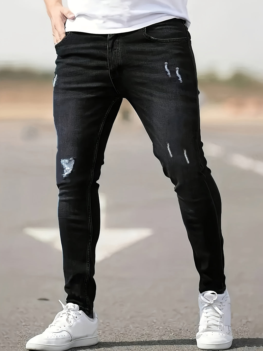 Slim-fit men's jeans made from stretch denim