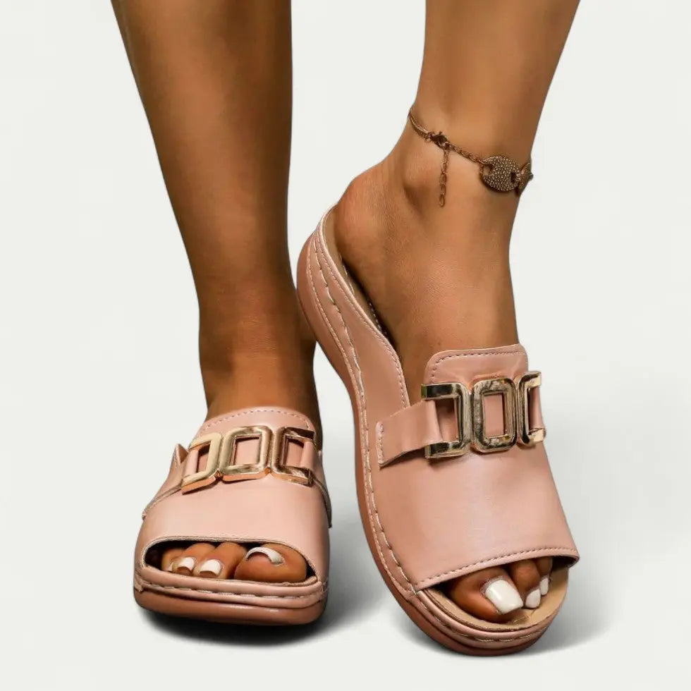 Slip-On Sandals for Women – Chic Comfort & Versatility
