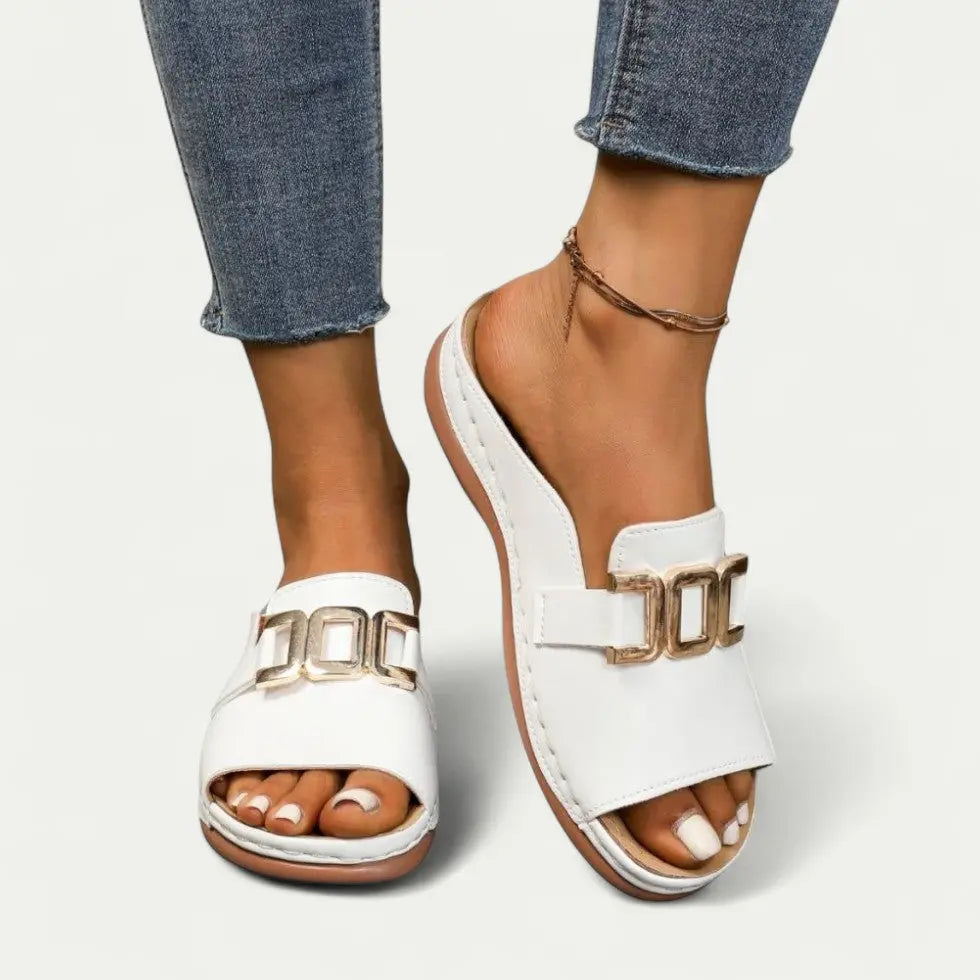 Slip-On Sandals for Women – Chic Comfort & Versatility
