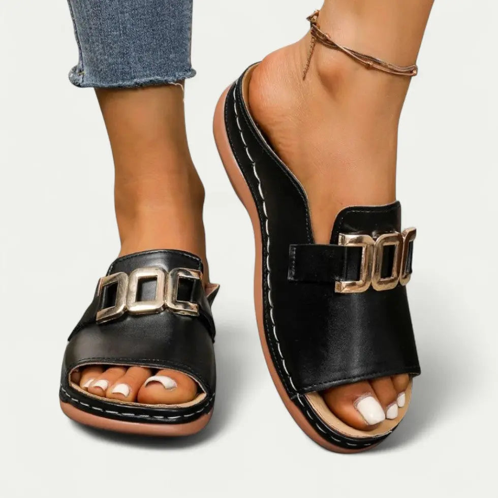 Slip-On Sandals for Women – Chic Comfort & Versatility