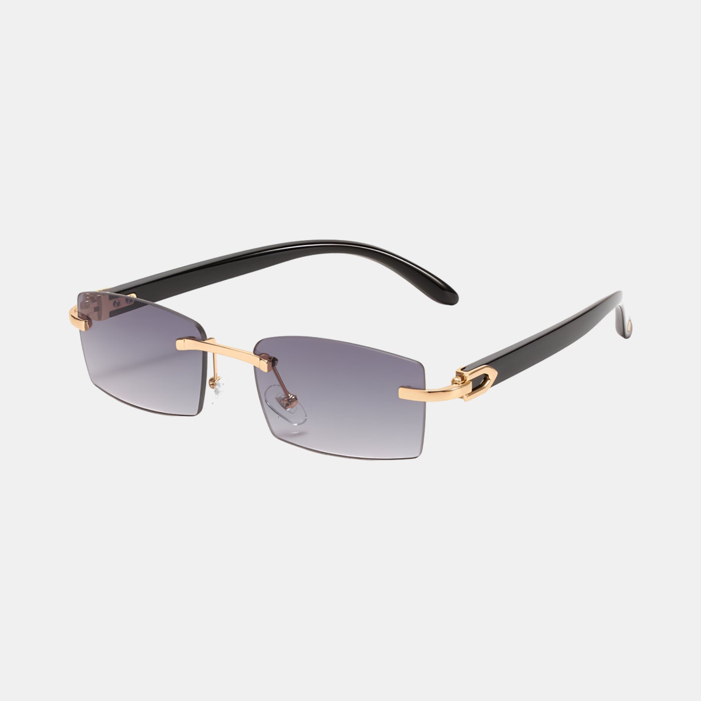 Women's sunglasses with reflective lenses and UV protection