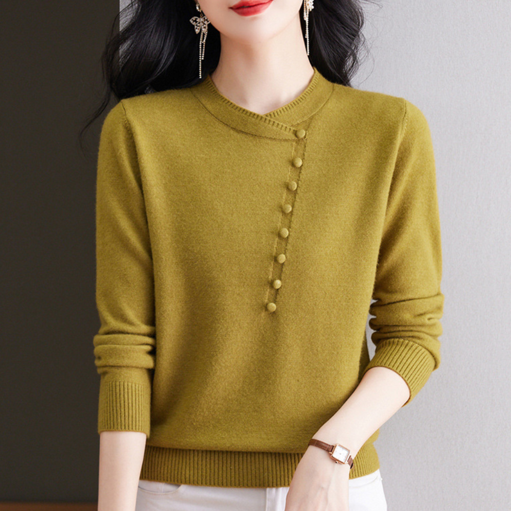 Stylish women's sweater with buttons