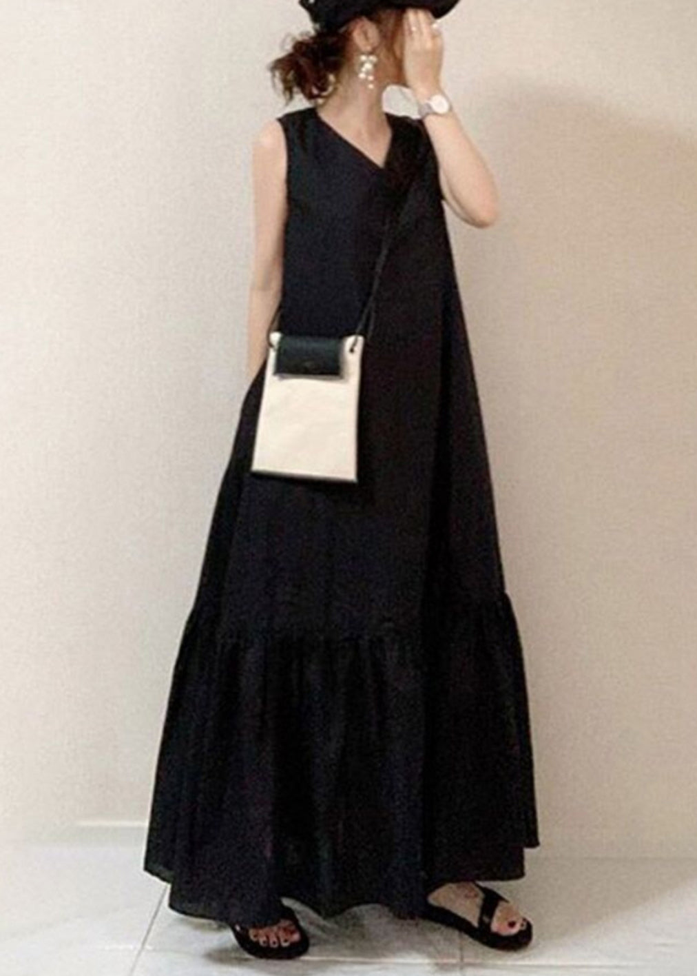 Robe de vacances en coton noire surdimensionnée à ourlet extra large pour l'été - TrendAura