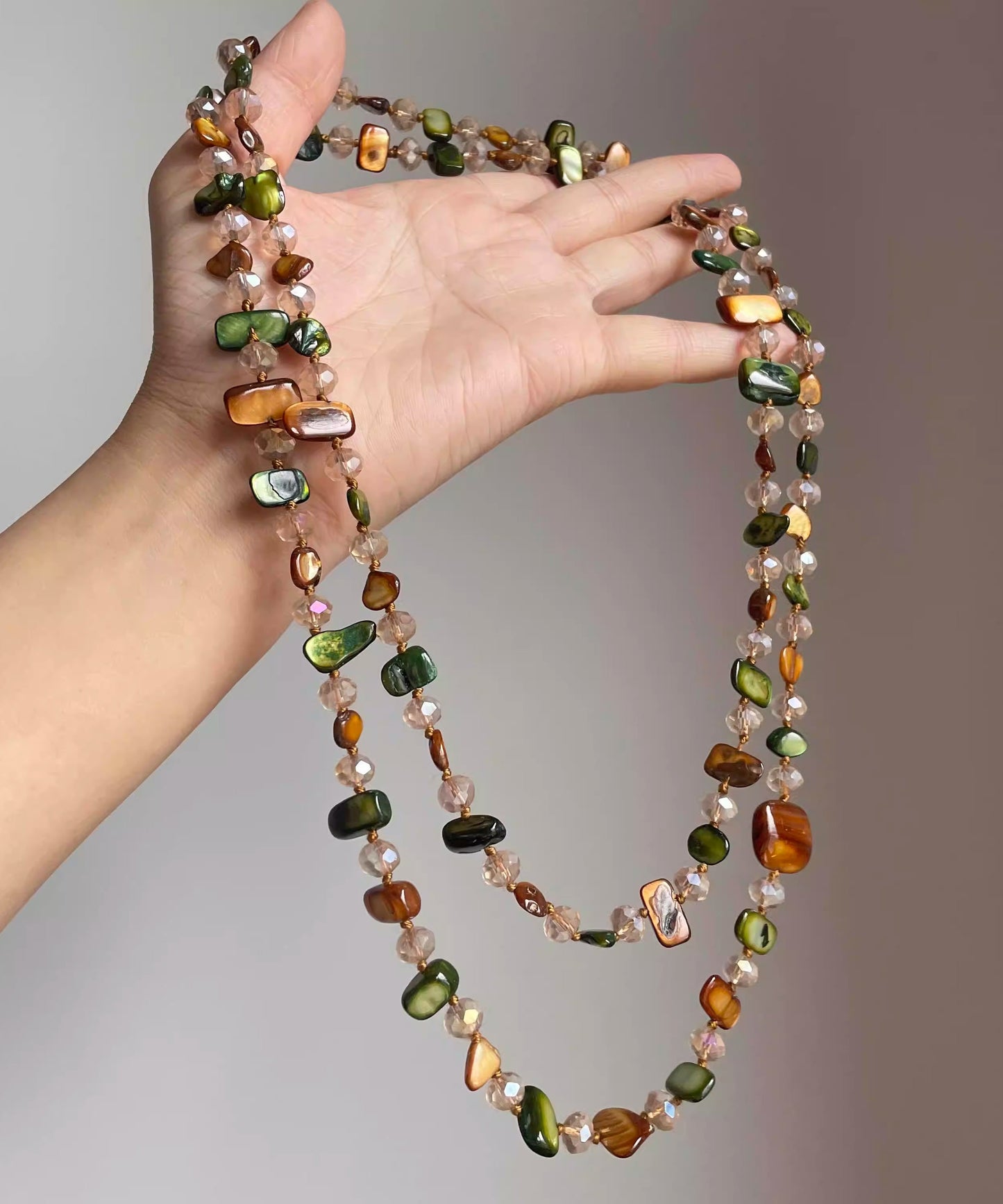 Collier de perles de coquillage asymétriques de style arc-en-ciel - TrendAura