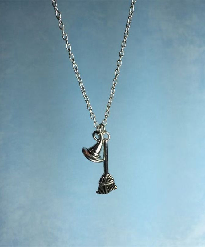 Collier avec pendentif en chaîne en acier inoxydable et soie, style balai et chapeau - TrendAura