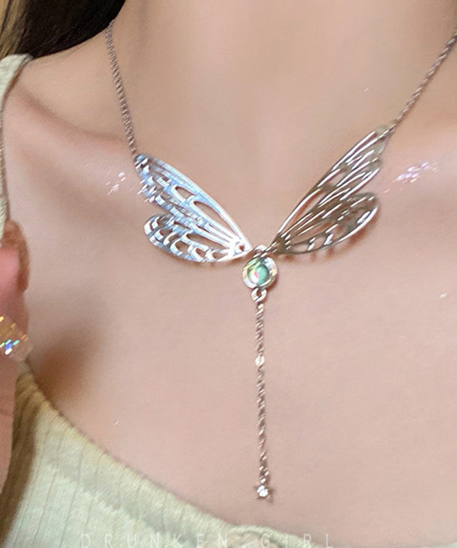 Collier lariat en acier inoxydable avec motif d'ailes de papillon ajourées - TrendAura