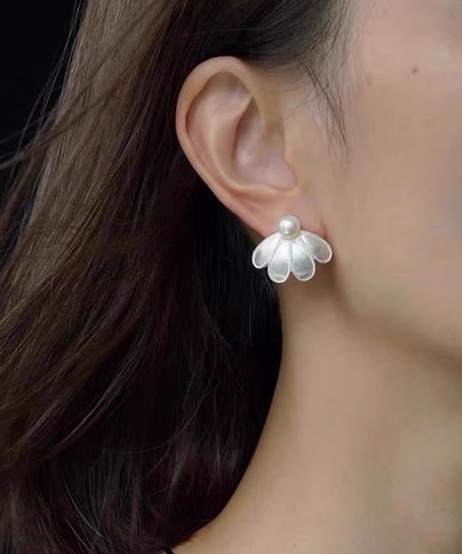 Boucles d'oreilles à tige en argent sterling blanc et perles en forme de pétales - TrendAura