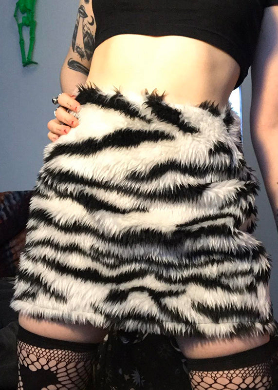 Jupe en fausse fourrure noire taille haute à motif zèbre style printemps - TrendAura