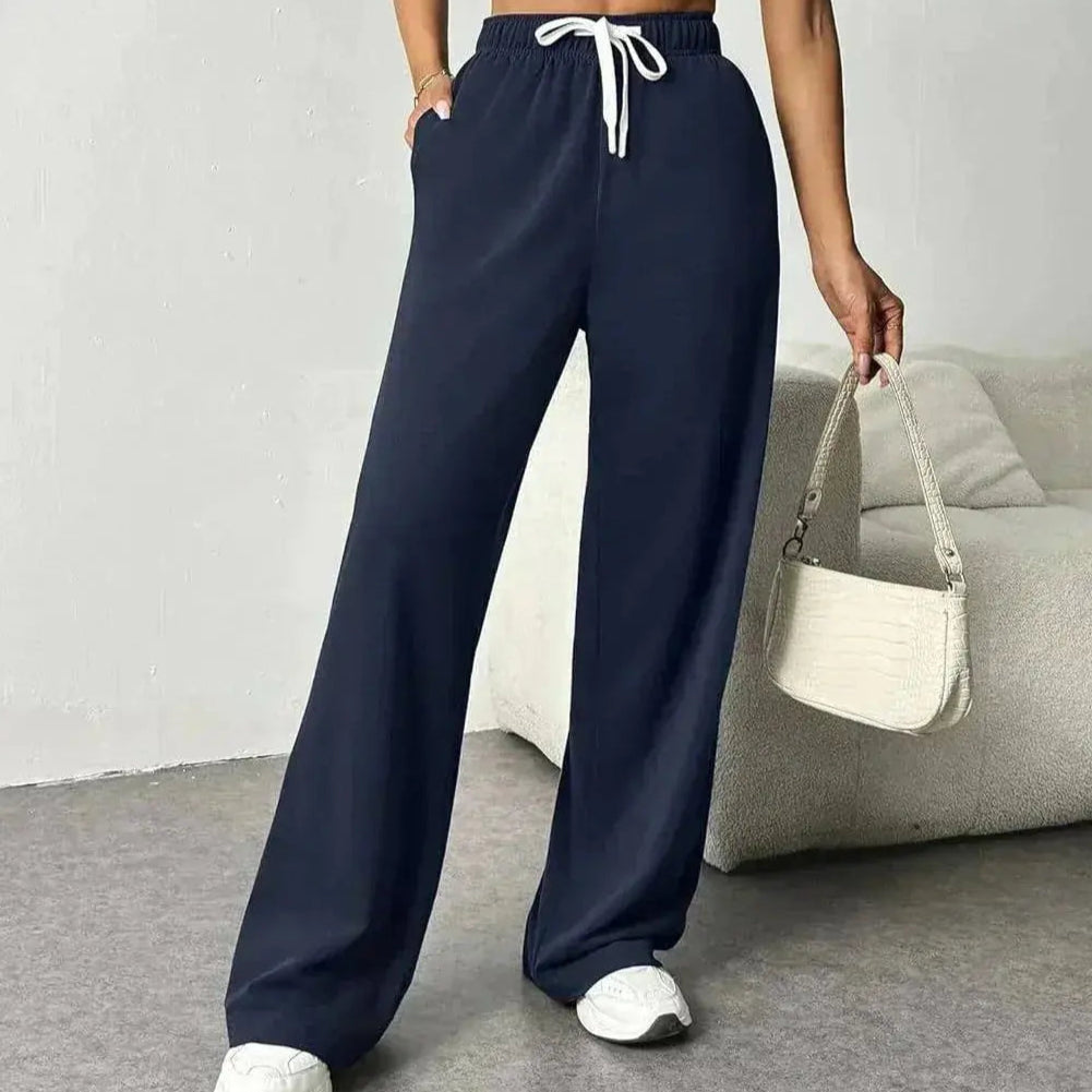 Stylish women's jogging pants with wide leg and elastic waistband