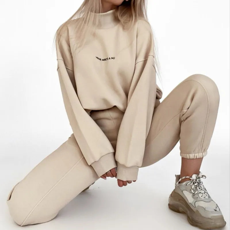 Stylish tracksuit for women