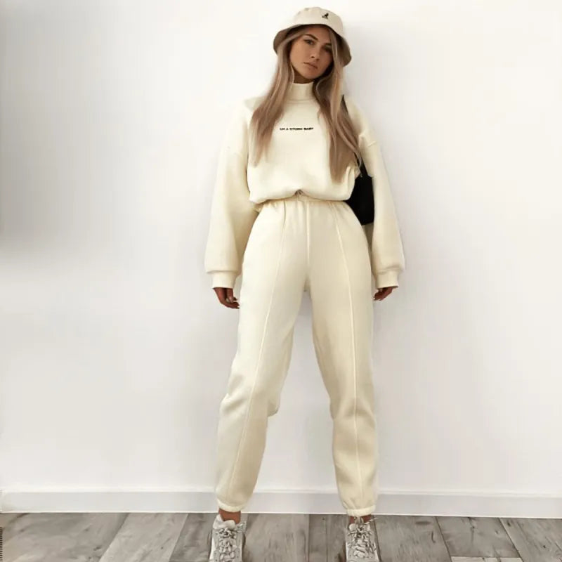 Stylish tracksuit for women