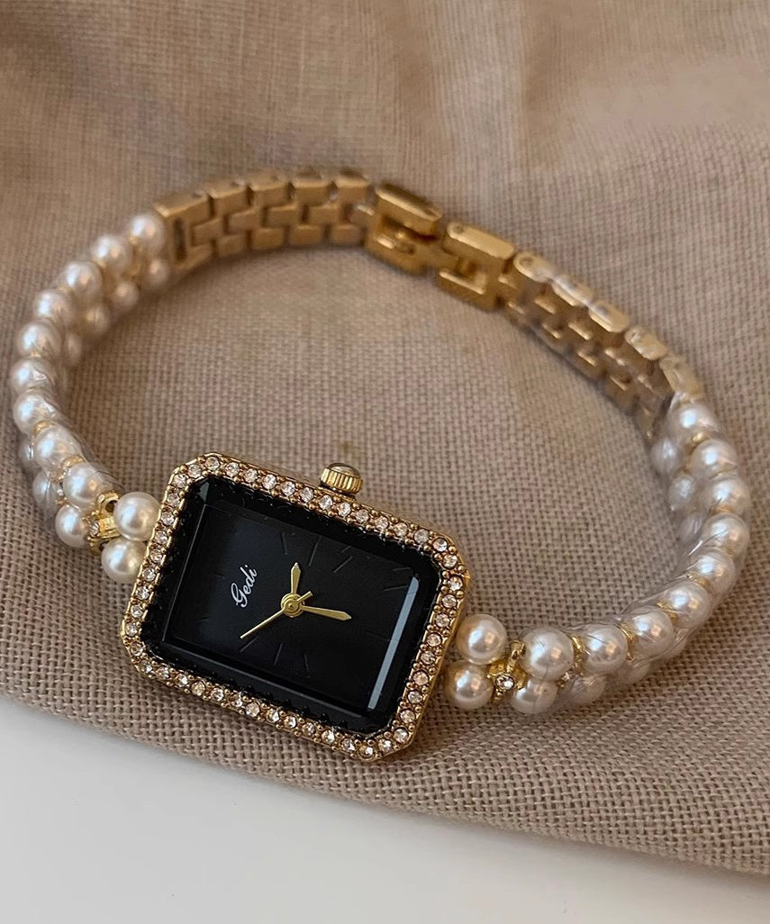 Montre élégante en métal noir avec chaîne carrée et perles - TrendAura
