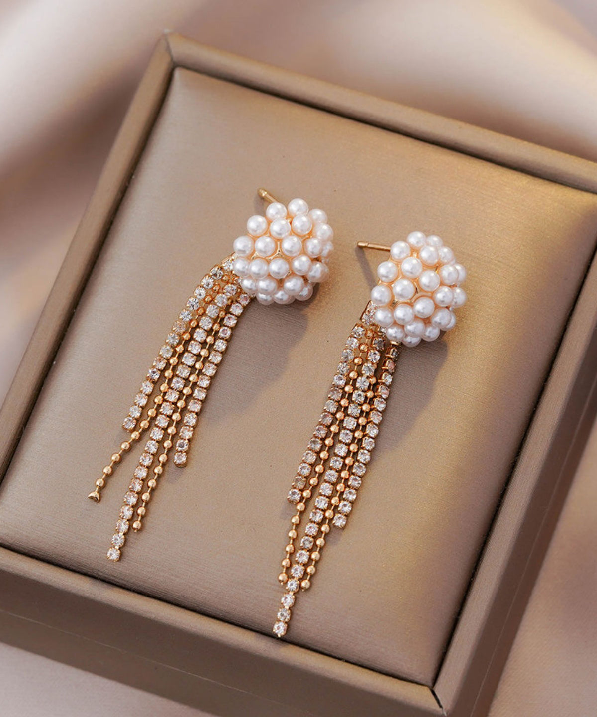 Boucles d'oreilles pendantes élégantes en or, argent et argent avec perles surdorées - TrendAura
