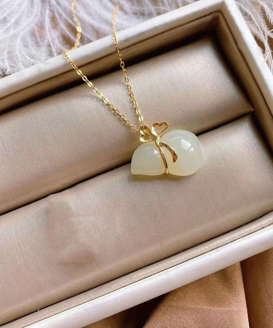 Collier élégant avec pendentif en forme de gourde en jade surdoré en argent sterling - TrendAura