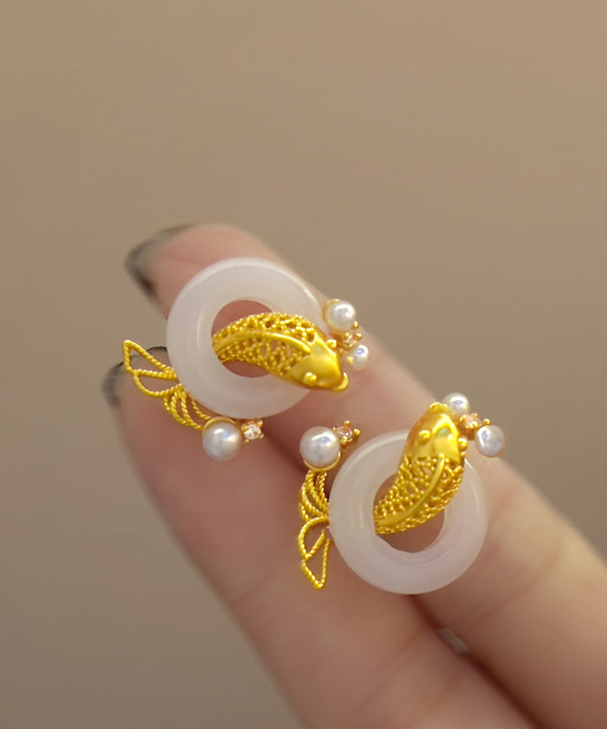 Boucles d'oreilles créoles élégantes en argent sterling doré et perles de jade brodées de carpes - TrendAura