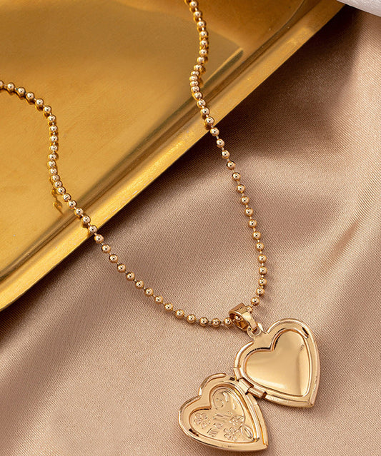 Collier élégant avec pendentif Love en argent sterling doré - TrendAura