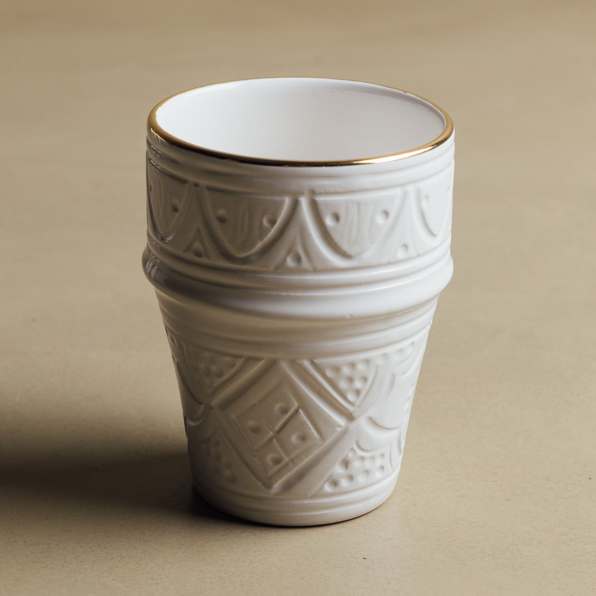 Zagora White Cup - Moroccan Dinnerware Adorned with 12 Carat Gold Accents - TrendAura