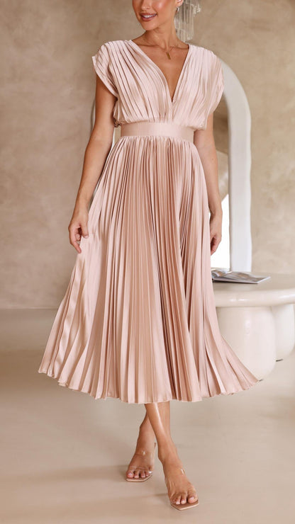 Women's Pleated Maxi Dress with Flowing Design and Versatile Style
