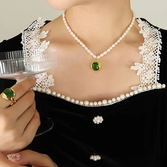 Clara | Elegant pearl necklace with green zircon pendant for women - TrendAura