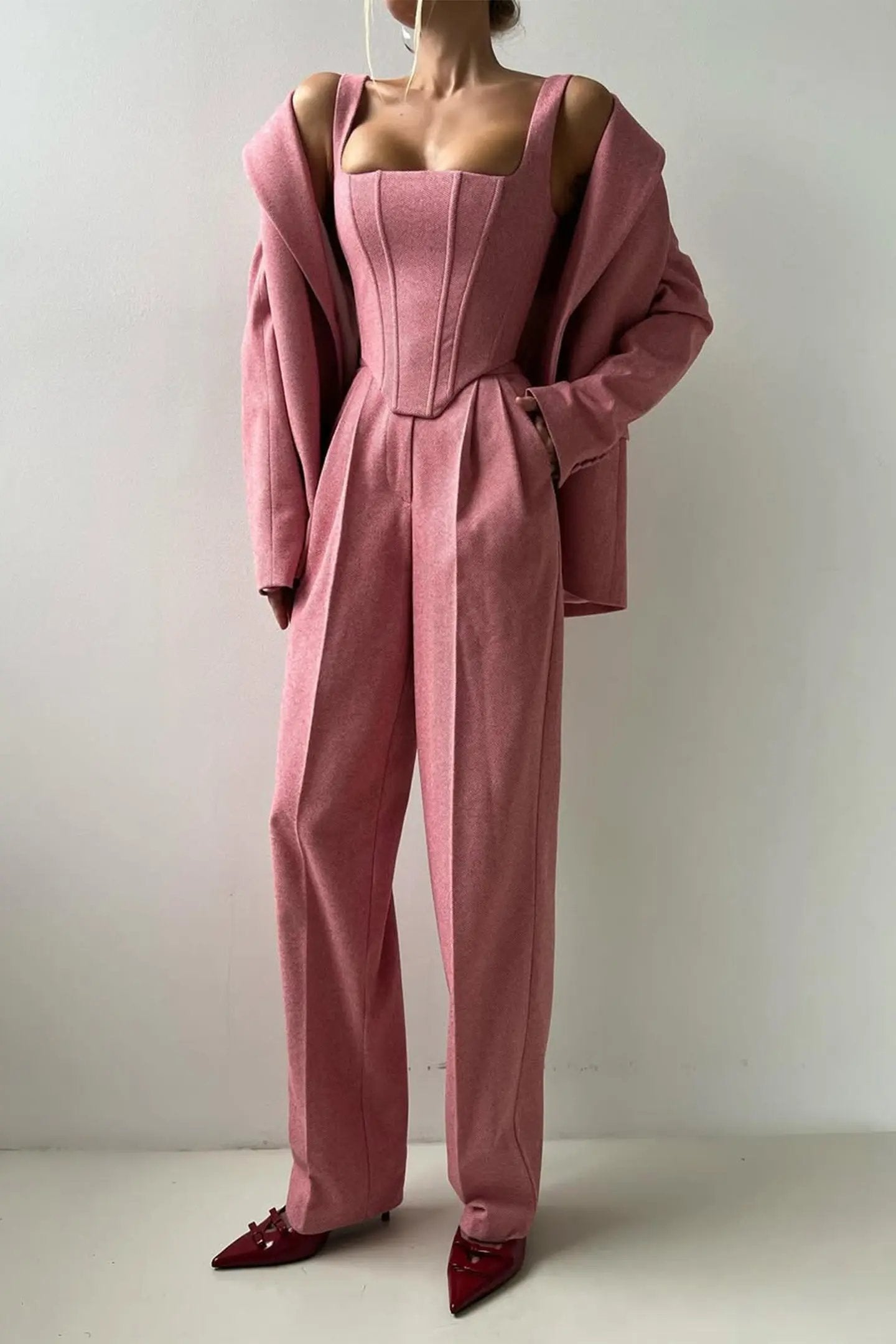 Tailored Three-Piece Suit for Women – Elegant & Sophisticated Pant Suit Set