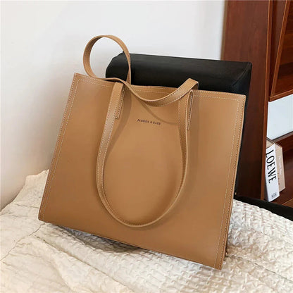 Elegant and practical bag Sophia