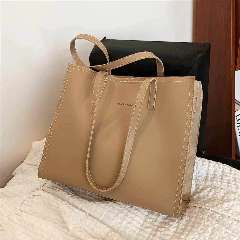 Elegant and practical bag Sophia