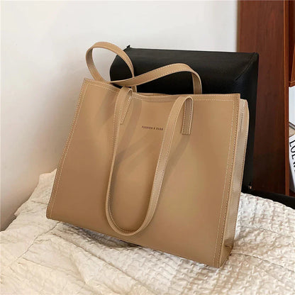 Elegant and practical bag Sophia