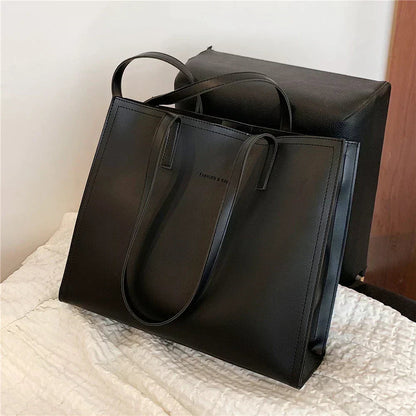 Elegant and practical bag Sophia