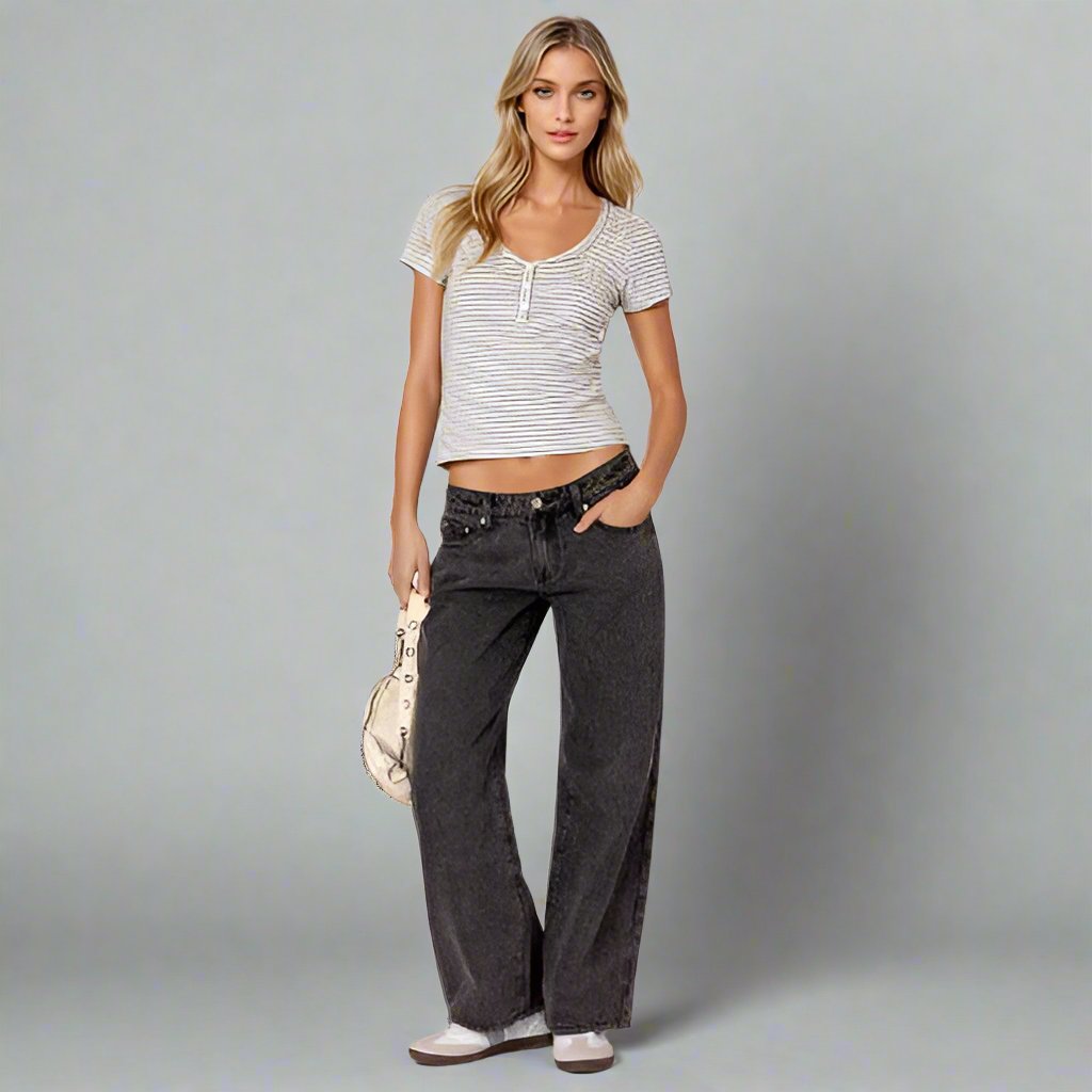 Trendy low-rise jeans made from stretch denim for women