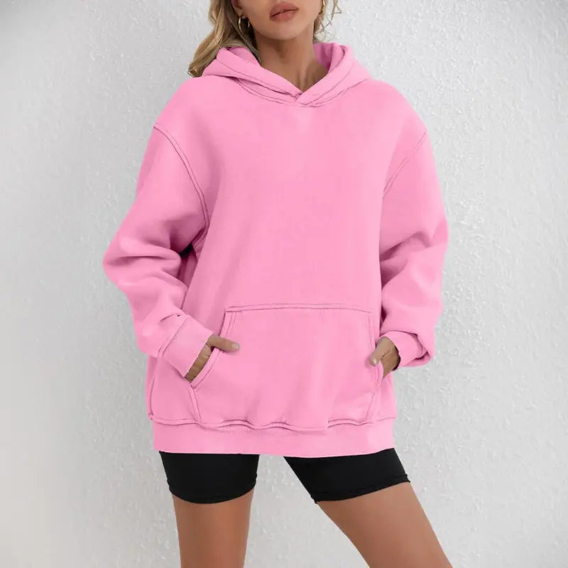 Women's hoodie with raglan sleeves and kangaroo pocket
