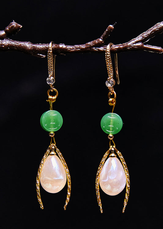 Boucles d'oreilles uniques en forme de goutte d'eau champagne et pierre précieuse en jade - TrendAura