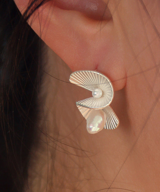 Boucles d'oreilles à tige en forme d'éventail avec perles de cuivre uniques - TrendAura