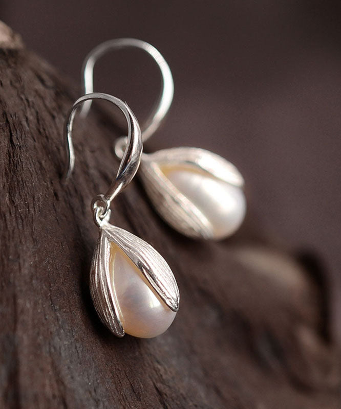 Boucles d'oreilles pendantes uniques en soie, argent sterling et perles - TrendAura