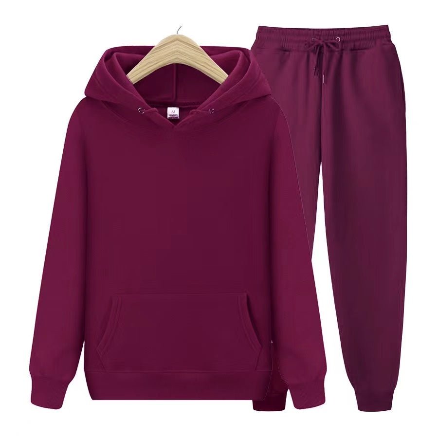 Hoodie and jogging pants set made of breathable material
