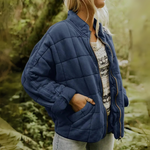 Lightweight Fitted Autumn Jacket For Women With Refined Warmth, Flattering Fit, Versatile Everyday Wear