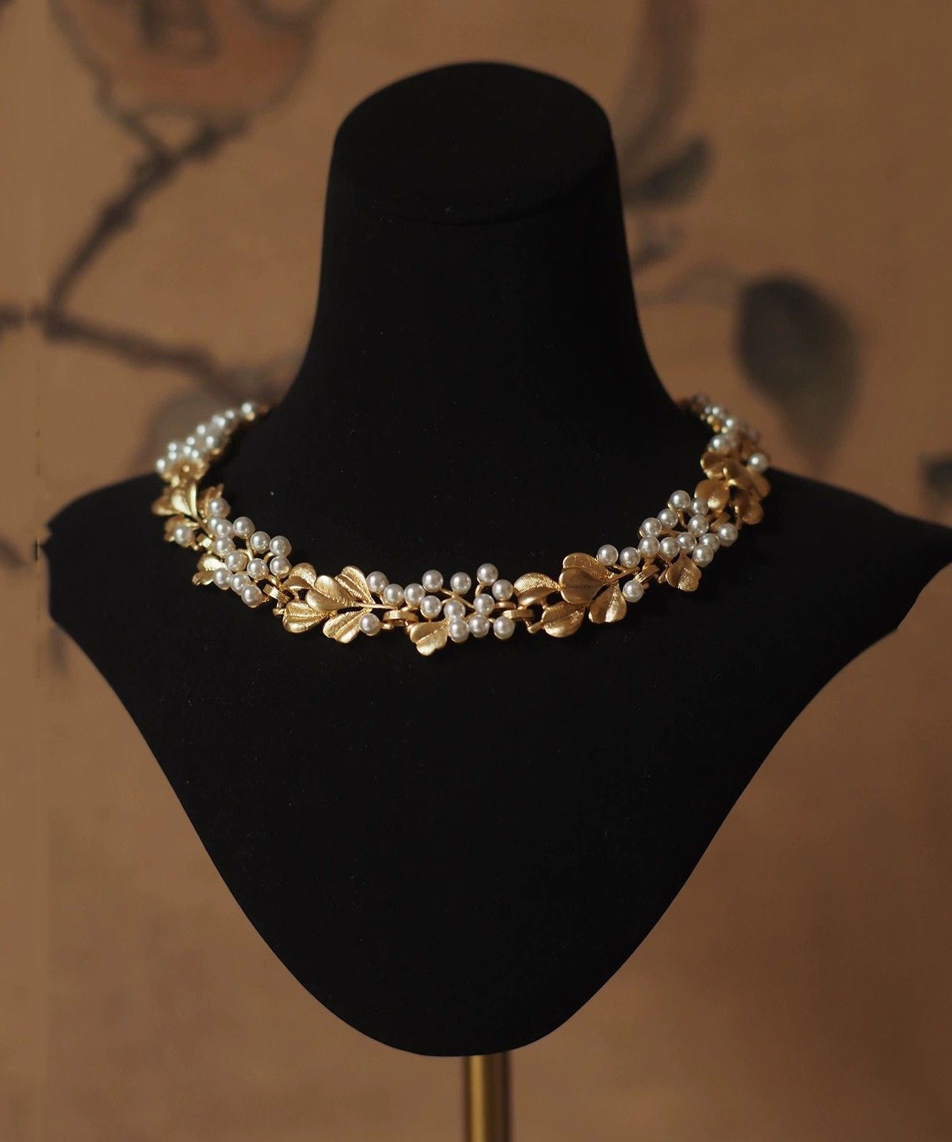 Collier de perles graduées en alliage de cuivre doré Vogue avec feuilles de ginkgo - TrendAura