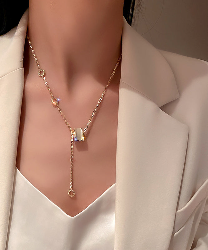 Collier avec pendentif œil de chat en alliage de cuivre doré et zircon Vogue - TrendAura