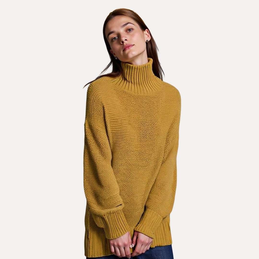 Soft wool sweater with stand-up collar